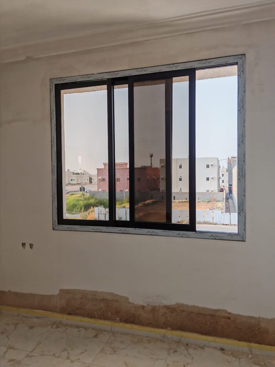 واجهات كلادينج مع زجاج للمباني التجارية الحديثة